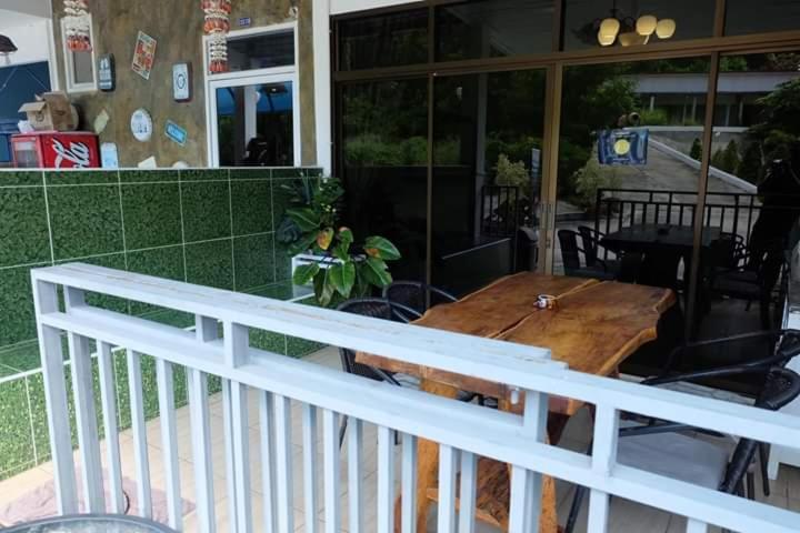 Hotel Baan Aomsub Koh Samet Exterior foto